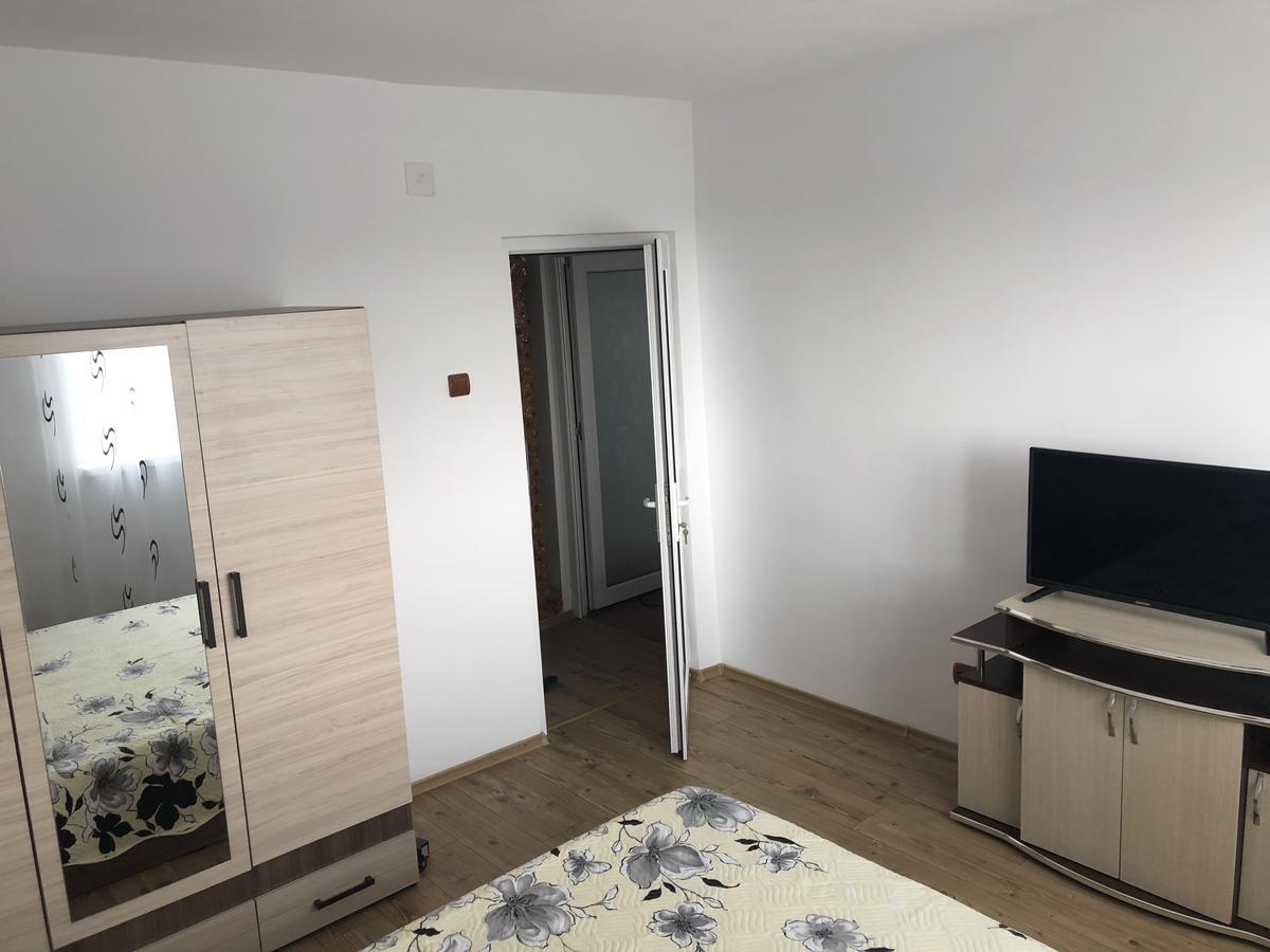 Apartament Bella จูรีลอฟกา ภายนอก รูปภาพ